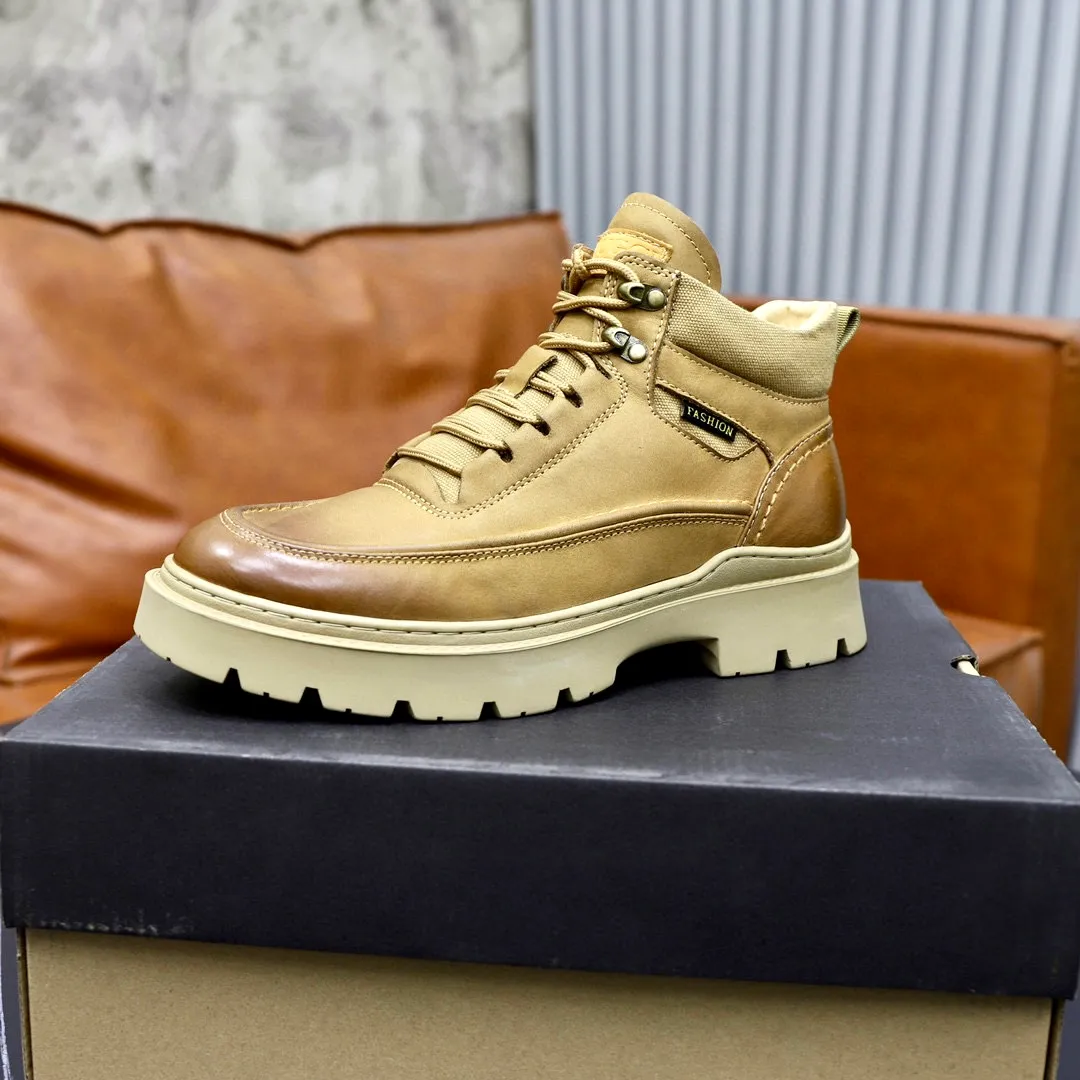 Ex-factory price: 640 thick wool imported from Australia Brand: UGG genuine purchasing agent Size: 39-44 Grade: Official website 1:1 Material: First layer of genuine leather waterproof and antifreeze upper Real wool lining Original non-slip and wear-resistant lightweight and soft outsole Style category: Men's casual shoes Trendy style Comfortable on the feet Color: Real picture color